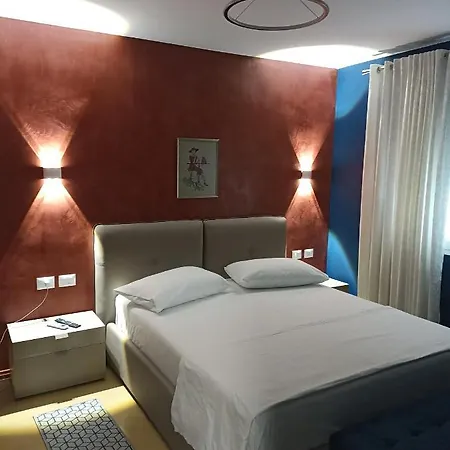 Oak Street Apartment Tirana